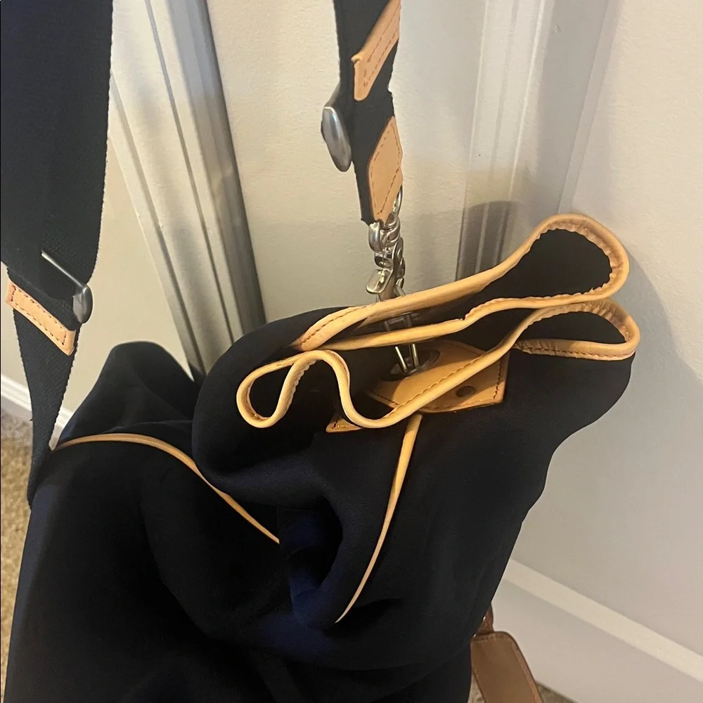 IKEPOD Black and Tan Tote Bag